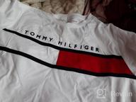 картинка 1 прикреплена к отзыву Футболка Tommy Hilfiger для мальчиков, серого цвета, размер средний: стильные топы, майки и рубашки для детей от Steven Harmon