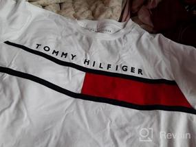 img 5 attached to Футболка Tommy Hilfiger для мальчиков, серого цвета, размер средний: стильные топы, майки и рубашки для детей