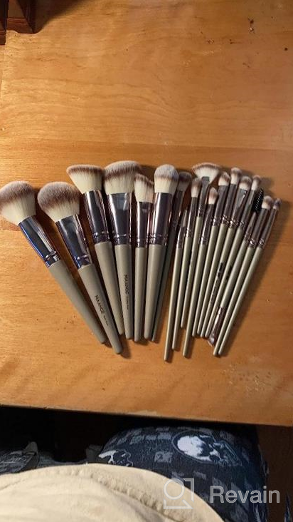 img 1 attached to Professional Makeup Brush Set - 18 Synthetic Brushes For Foundation, Powder, Concealers, Eye Shadows - Black Gold Color Scheme review by John Shitifano