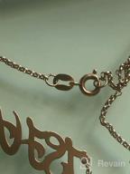 картинка 1 прикреплена к отзыву Ожерелье с инкрустацией из стерлингового серебра с персонализированным инициальным платочком – персонализированные ожерелья с именной биркой для девочек и женщин – уникальные подарки. от Sara Wells