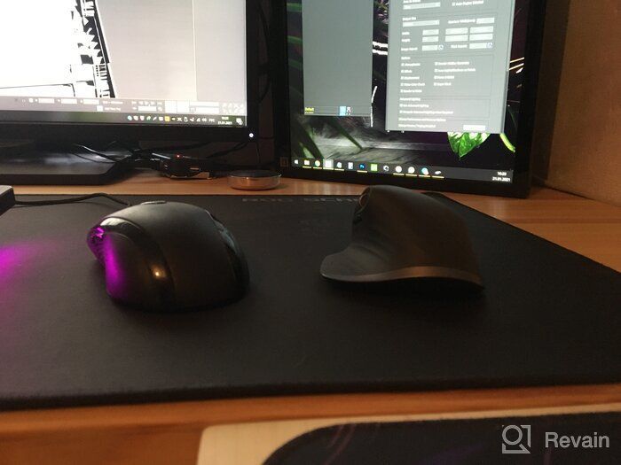 img 2 attached to 🖱️ Logitech MX Master Wireless Mouse: High-Precision Sensor, Easy-Switch up to 3 devices, Meteorite Black review by Hong Hng Quang ᠌