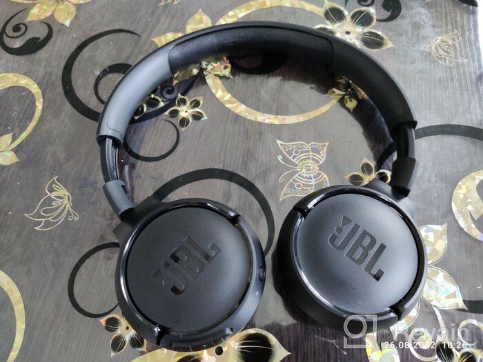 img 2 joint à JBL Tune 510BT: Wireless On-Ear Headphones With Purebass Sound - White révision par Krisha Thakur ᠌