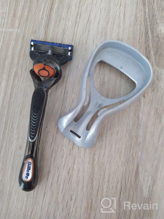 img 2 attached to Gillette ProGlide Shield Power 🪒 Men's Razor Handle with 1 Blade Refill review by Abhi GC ᠌