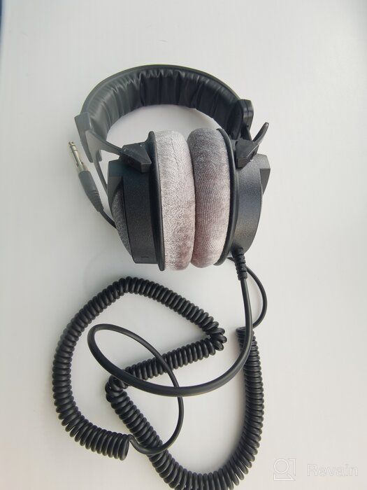 img 2 attached to Beyerdynamic DT 770 PRO Shell Headphone Bundle - Top-Quality Headphones for Premium Sound Experience review by Park Seo Jun ᠌