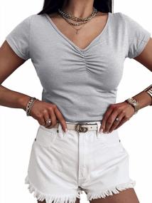 img 4 attached to Эластичная плиссированная женская футболка с v-образным вырезом, базовая хлопковая футболка с коротким рукавом от YOBECHO