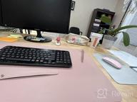 картинка 1 прикреплена к отзыву Стильный и функциональный набор подложек для письменного стола: двусторонняя розовая/голубая подставка XL для стола + 2 водонепроницаемые подложки из искусственной кожи для мыши на ноутбук, защита для домашнего офисного стола и подарочное письменное прикроватное полотенце от Bob Trapp
