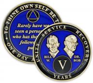 aa chip 5 year sobriety coin alcoholics anonymous anniversary token celebrate recovery triplate gift (blue) logo