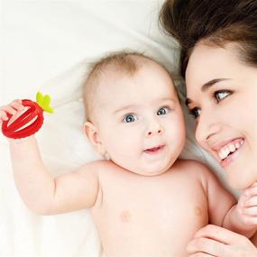 img 3 attached to 🍓 HAPMARS Baby Teething Ball: Многофактурный зубочистка в форме клубники для успокоения десен - мягкая силиконовая игрушка-погрызушка без содержания Бисфенола A, идеальная для детей от 0 до 6 и от 6 до 12 месяцев (красный).