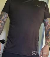 картинка 1 прикреплена к отзыву Мужская компрессионная рубашка Cool Dry с коротким рукавом — идеальный спортивный базовый слой для бега и тренировок от Thermajohn от Montrell Copeland