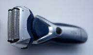 img 1 attached to Panasonic ES-RT37 electric shaver, blue/silver review by Mateusz Zjc ᠌
