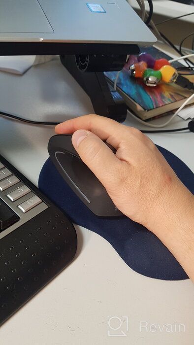 img 1 attached to 💼 Trust Verto Wireless Ergonomic Vertical Mouse in Black - Enhance Your Productivity with Wireless Convenience review by Damien Sg ᠌