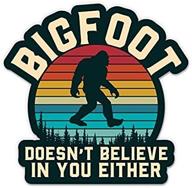 🐾 bigfoot doesn't believe in you either sticker - funny bigfoot yeti sasquatch decal for car, laptop, phone, water bottle - waterproof vinyl sticker логотип