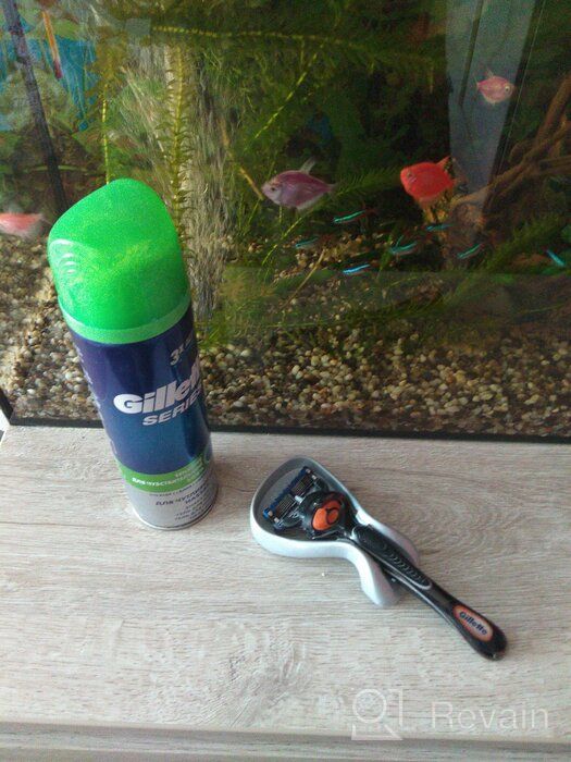 img 1 attached to Gillette Fusion5 ProGlide Men's Razor, 1 Cassette, 5 Carbon Blades, FlexBall Technology, Trimmer review by Bambang (Bamz) ᠌