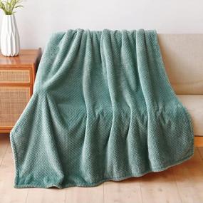 img 4 attached to Сверхмягкое фланелевое флисовое одеяло с рисунком листьев премиум-класса - легкое и универсальное для использования в любое время года | Светло-бирюзовый | Размер выброса (40"X50") | НОВЫЙКОСПЛЕЙ