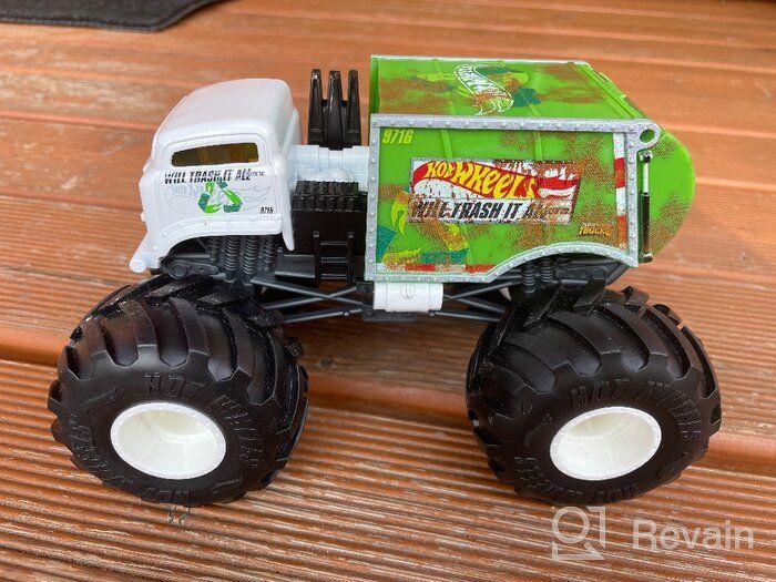 img 1 attached to 🦖 1:24 Green Zombie Rex Hot Wheels Monster Truck - FYJ83 Big review by Edyta widerska ᠌