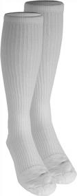 img 1 attached to Мужские компрессионные носки для спортзала Truform - длина до колена выше икры, 15-20 мм рт.ст.