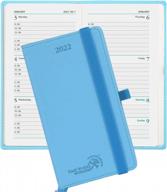 poprun sky blue 2022 pocket calendar planner - еженедельная и ежемесячная повестка дня с твердой обложкой из веганской кожи, эластичной застежкой, держателем для ручек и многим другим - компактный размер 3,5 "x 6,5" для кошелька логотип