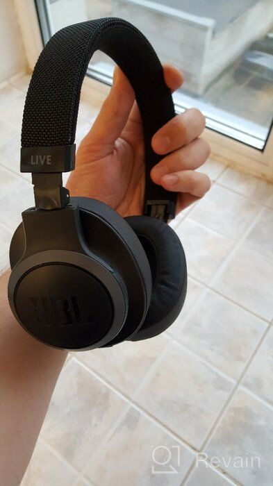 img 3 attached to 🔊 Renewed JBL LIVE 500BT Over-the-Ear Headphones in Black - JBLLIVE500BTBLKAM review by Agata Skoneczna ᠌