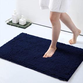 img 4 attached to Роскошный коврик для ванной из синели - очень мягкий, впитывающий и нескользящий мохнатый коврик для ванны, душа и ванной комнаты (16 ''X 24'', темно-синий)
