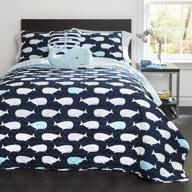lush decor reversible whale kids 4 piece quilt bedding set with sham and decorative throw pillows, twin, navy logo