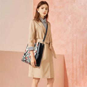 img 2 attached to 👜 Дизайнерская сумка высокого качества для женщин: Цветочная кожаная сумка-хобо - карман через плечо - сумка-ведро – Набор из 4 предметов для дам.