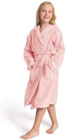 img 4 attached to 👧 Детский халат SIORO с капюшоном из хлопкового махры: уютная и теплая одежда для сна зимой - готический светло-розовый, возраст 8-10 лет.
