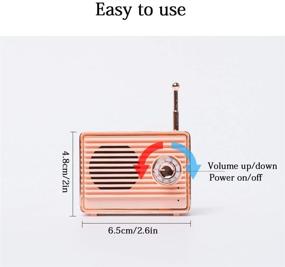 img 1 attached to Ретро Bluetooth-колонка с встроенным микрофоном, USB, 8-9 часов воспроизведения - беспроводная акустическая система Dosmix для кухни, спальни, рабочего стола, полки, вечеринки, путешествий - совместима с Android и iOS - белого цвета с корпусом.