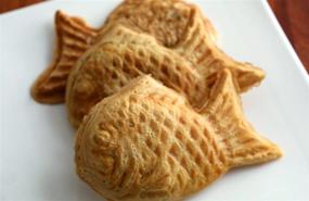 img 1 attached to 🐟 Happy Sales Taiyaki Pan - Black, Fish Shaped Mold, 8W x 2H x 12L inches