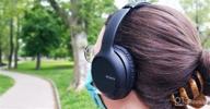 img 1 attached to Experience Unmatched Sound Quality with Sony WHCH710N Noise Cancelling Headphones: Wireless Bluetooth Over the Ear Headset with Mic for Phone-Call, Black review by Tony Haberman