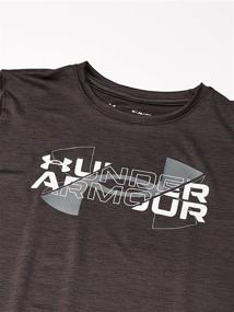 img 3 attached to 👕 Футболка Under Armour с вентиляцией на рукавах: Лучшая детская одежда и активная одежда для комфорта и эффективности