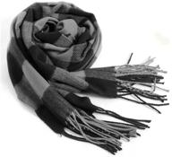 зимние шарфы с помпонами: модные классические поступления логотип