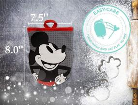 img 1 attached to 🧤 Неопреновые мини-рукавички для духовки Disney Kitchen, 2 шт - Термоустойчивые перчатки для работы с горячей посудой - Противоскользящее покрытие, петля для подвешивания - Дизайн с ленточками Minnie и точками Mickey - 5,5 х 7 дюймов