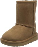 уютные и стильные: детские унисекс-ботинки ugg classic ii fashion для комфорта на целый день. логотип