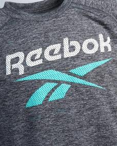 img 3 attached to 👕 Футболки Reebok для мальчиков с быстрой сушкой и высокой спортивной производительностью: оставайтесь прохладными и комфортными с этим набором из 2-х футболок!