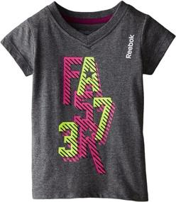 img 2 attached to 👀 Привлекающая внимание одежда для девочек Reebok Toddler Active Graphic Cabaret: оставайтесь стильными и активными!