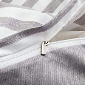 img 1 attached to Набор из 3-х частей с ободряемым одеялом: от белого к однотонным серым полосам, размер Кинг с молнией и угловыми завязками