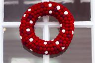 🏡 modern farmhouse holiday home decor - rustic front door fall or christmas decoration - orchid & ivy 13.5-inch red and white wool felt ball pom pom wreath for indoor/outdoor walls & windows логотип