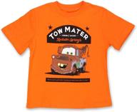 запустите своего малыша на гонки с футболкой с коротким рукавом tow mater из disney cars! логотип