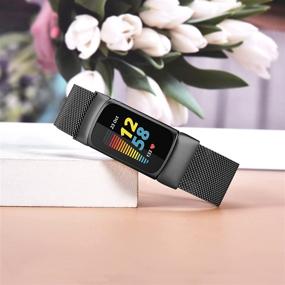 img 1 attached to 📱 KOREDA Совместимые ремешки для Fitbit Charge 5: Стильные нержавеющая сталь и сетчатые волокнистые магнитные ремешки для Fitbit Charge 5 - передового фитнес-трекера и трекера здоровья.