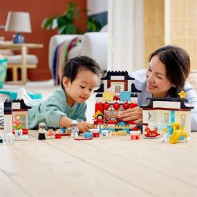 img 2 attached to 🏠 LEGO DUPLO Городской Дом Семьи 10943 Игровой Набор Игрушек для Счастливых Моментов Детства: Развивает Воображение и Творческую Привлекательность для Детей, Новинка 2021 года (227 Кирпичей)