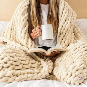 img 4 attached to 🔸 SAMIAH LUXE Бежевое шенилловое пледовое одеяло Chenille Chunky Knit 50x70 - идеальное бохо-покрывало для осеннего декора и стиля "фармхаус" - уютное плетение косичкой для дивана или кровати - одеяло весом 8 фунтов.