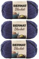 🧶 пряжа bernat blanket - набор из 3 мотков в цвете темно-синем с 2 моделями: купить сейчас! логотип