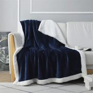 🛋️ hermu sherpa fleece throw blanket for couch - large 51‘’x 63‘’, navy blue - soft plush blanket - fluffy fuzzy warm cozy throw for sofa bed 🛋️ шерпа плед из флиса hermu для дивана - крупный, 51‘’x 63‘’, темно-синий - мягкий плюшевый плед - пушистый и тёплый уютный плед для дивана логотип