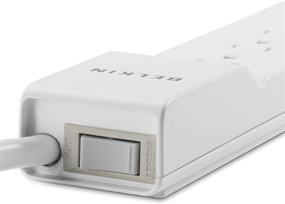 img 2 attached to 💡 Belkin 6-розеточная SlimLine-полоса напряжения с защитой от скачков напряжения и шнуром длиной 6 футов, вращающимся штекером, белого цвета, 720 Джоулей.