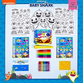 img 3 attached to 🦈 Чехол для раскрашивания Baby Shark - Ultimate Activity Kit от Horizon Group USA с 6 мини-маркерами, 6 мини-цветными карандашами, подставка для раскрашивания на 50 страницах, чехол для игры в дороге и многое другое, многоцветный