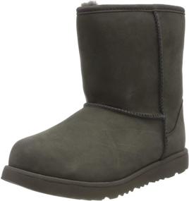 img 4 attached to 👦 Мальчиковые зимние ботинки UGG Classic Short Azalea