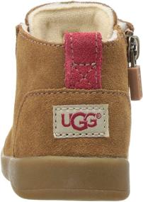 img 2 attached to Унисекс ботинок "UGG Kristjan Chukka" для детей.