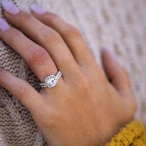 img 2 attached to 💍 Набор обручальных колец с обручальным кольцом с гало из покрытого платиной серебра, свадебные кольца, 1-1/2 карата (ctw) обручальное кольцо с моиссанитом из белого золота для годовщины обещанных колец.