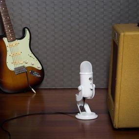 img 2 attached to 🎙️ Синий микрофон Blue Yeti USB: высококачественная запись и потоковое вещание на ПК и Mac, 3 конденсаторных капсулы, 4 режима звукозаписи, выход для наушников, регулировка громкости, управление уровнем микрофона, регулируемое крепление, цвет Space Gray