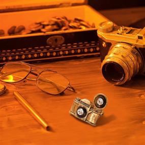 img 3 attached to 📷 Милые эмалированные брошки с камерой: стильные подарки для любителей фотографии